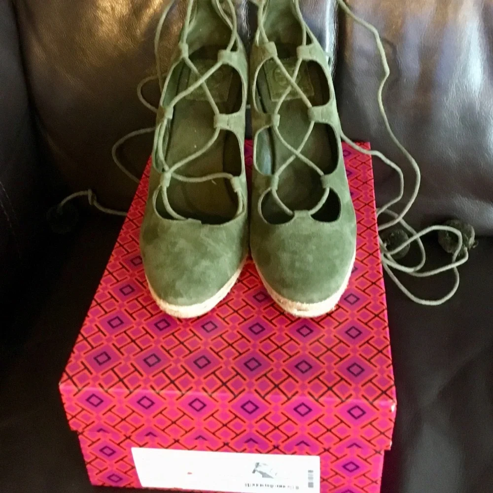 NWT TORY BURCH Wedge Tie-Up Espadrille Green Suede